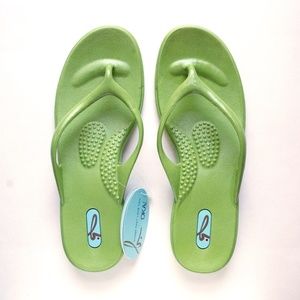 OKA-b Sandals Flip Flops - Chloe Kiwi - Medium (M)